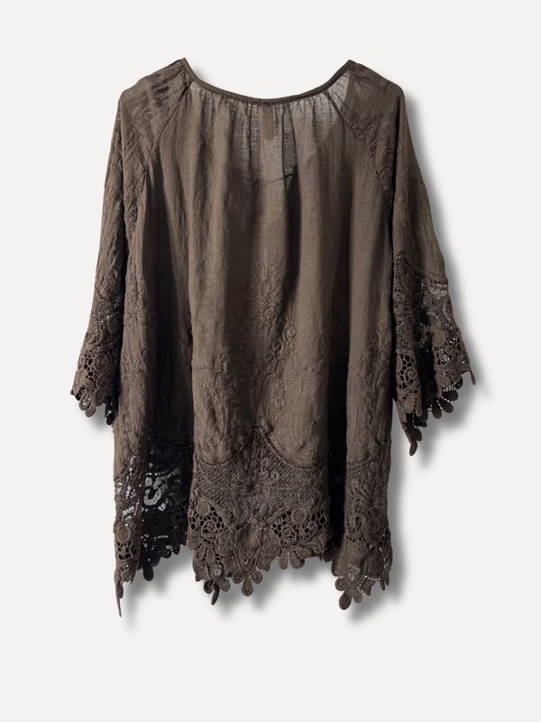Lama Lace Blouse Reunion