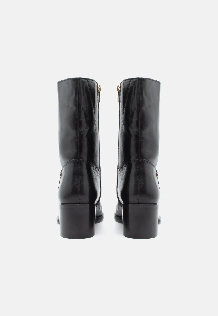 The Vibe Copenhagen Shoes 