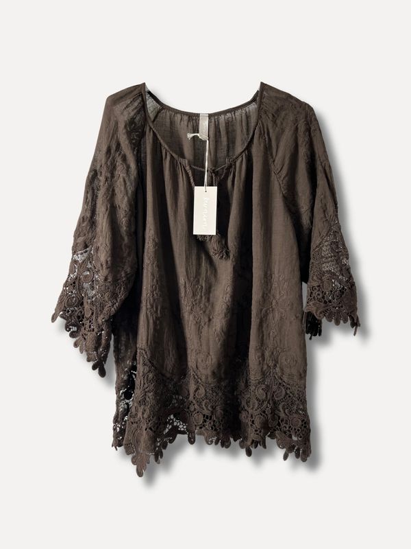 Lama Lace Blouse Reunion