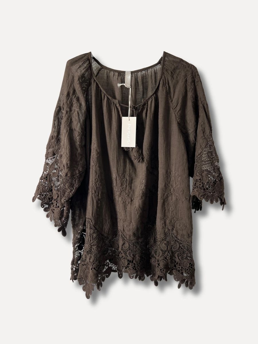 Lama Lace Blouse Reunion