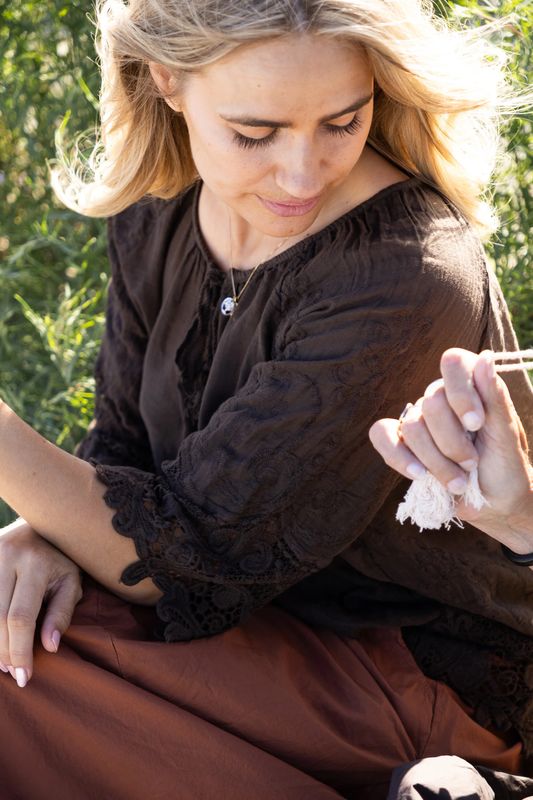 Lama Lace Blouse Reunion